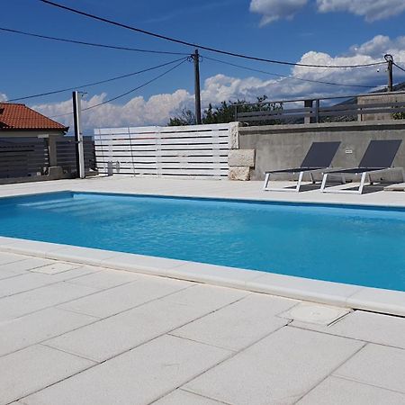 Apartmani Naomi&Leo Сень Екстер'єр фото