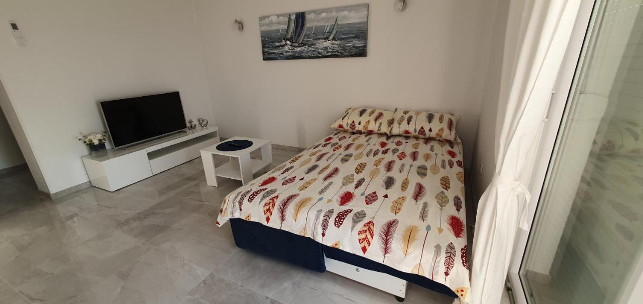 Apartmani Naomi&Leo Сень Екстер'єр фото