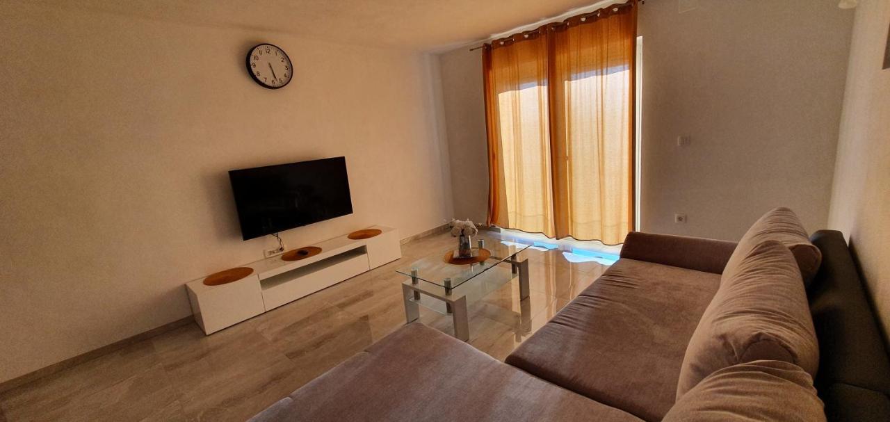 Apartmani Naomi&Leo Сень Екстер'єр фото