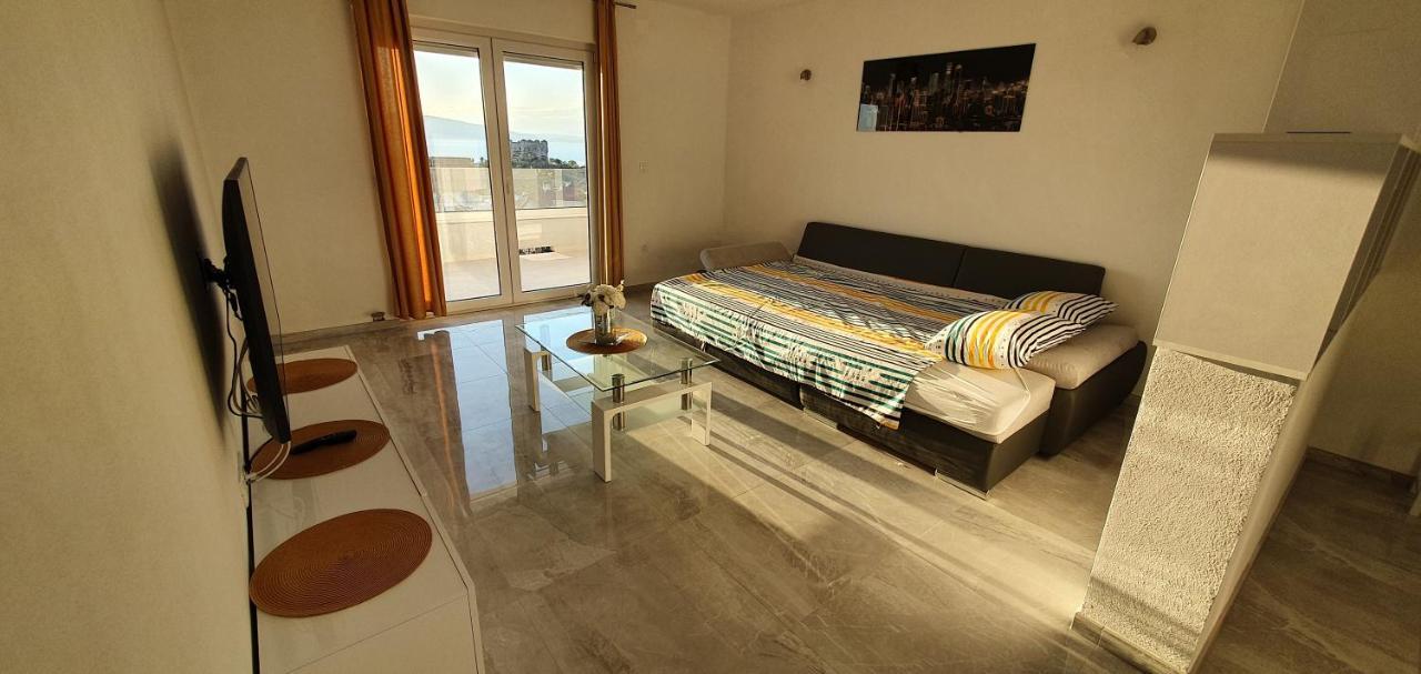 Apartmani Naomi&Leo Сень Екстер'єр фото