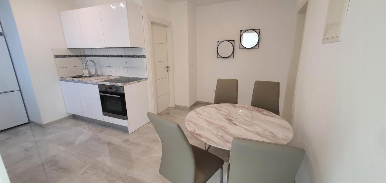 Apartmani Naomi&Leo Сень Екстер'єр фото